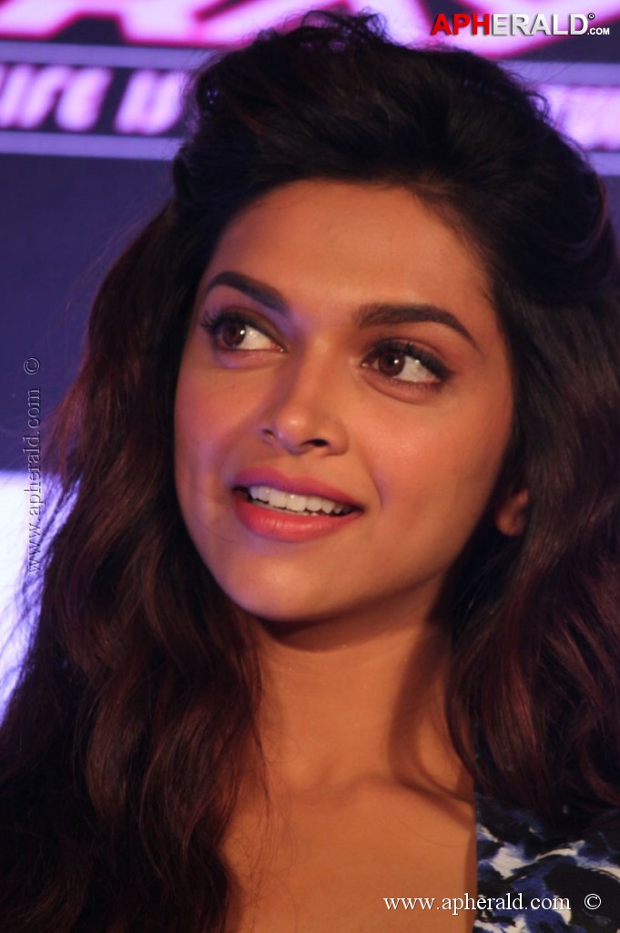 Deepika Padukone Photos 
