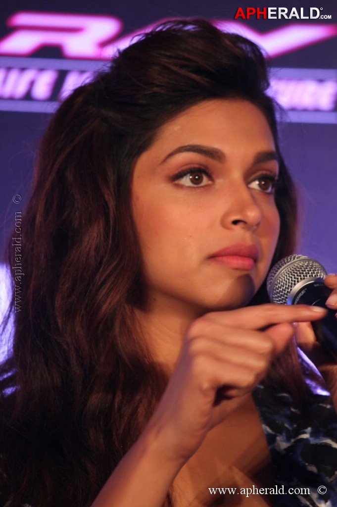 Deepika Padukone Photos 