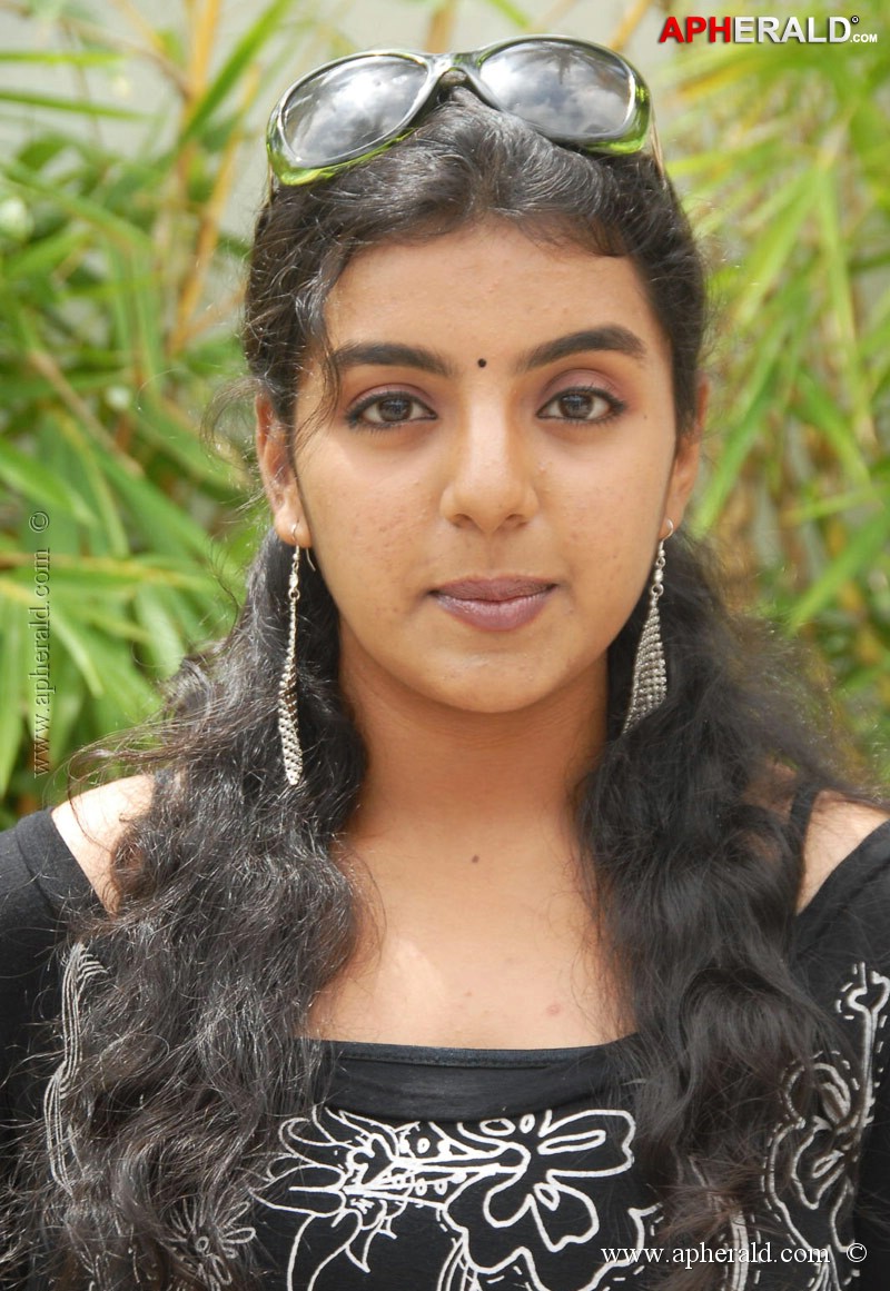 Divya Nagesh Stills