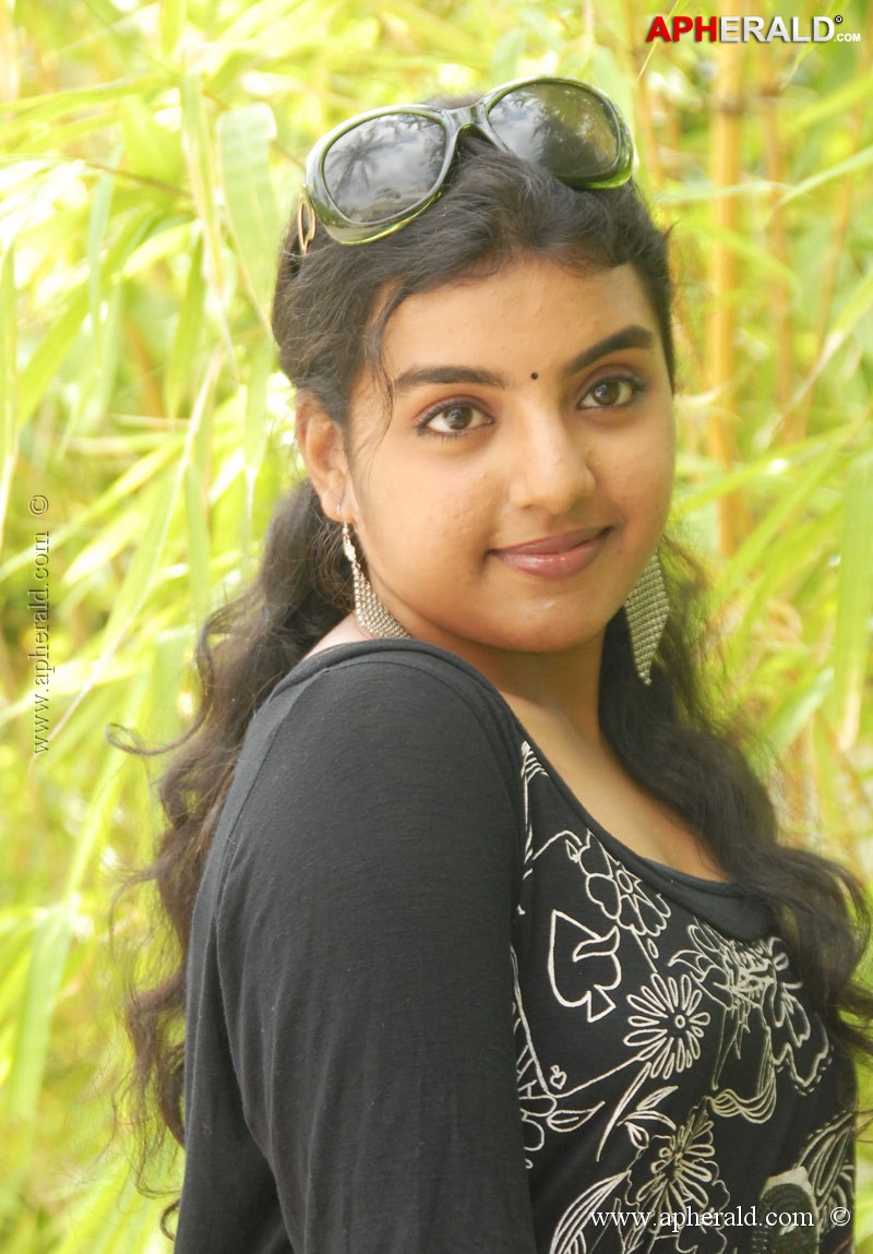 Divya Nagesh Stills