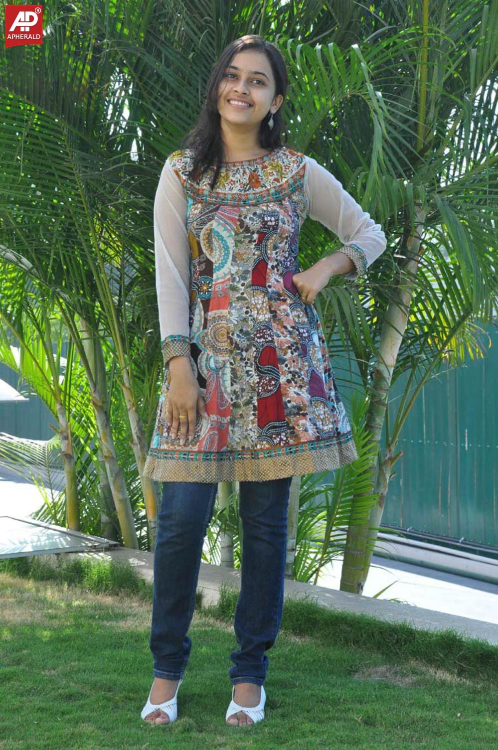 Divya Sri Beautiful Photoshoot
