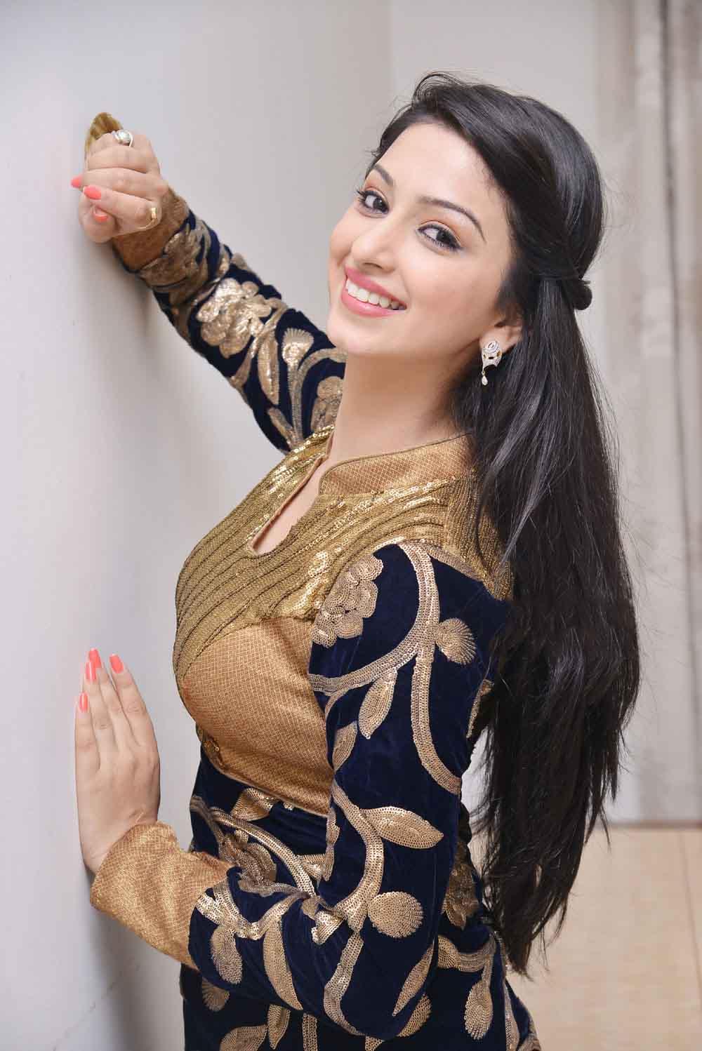 Eshanya Latest Stills