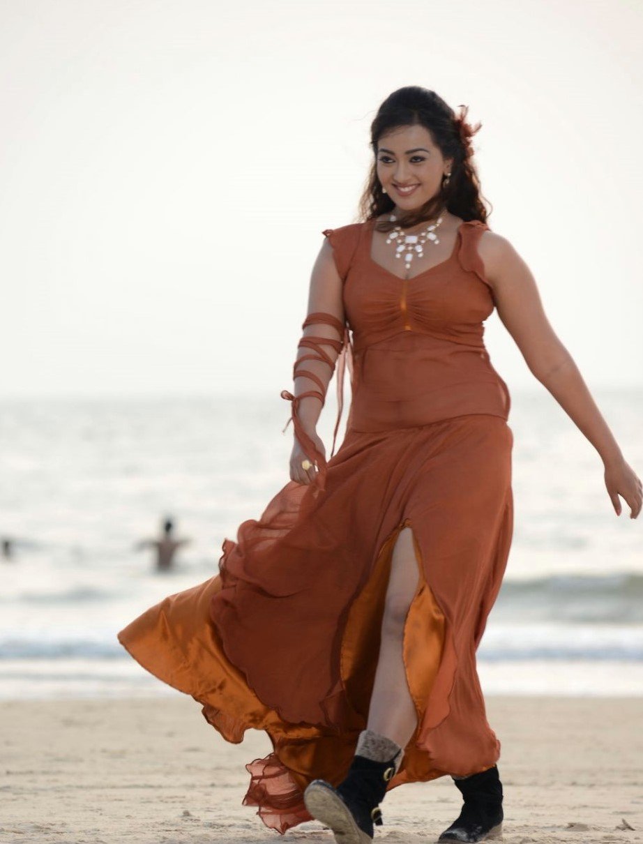 Ester Noronha Latest Photos 1