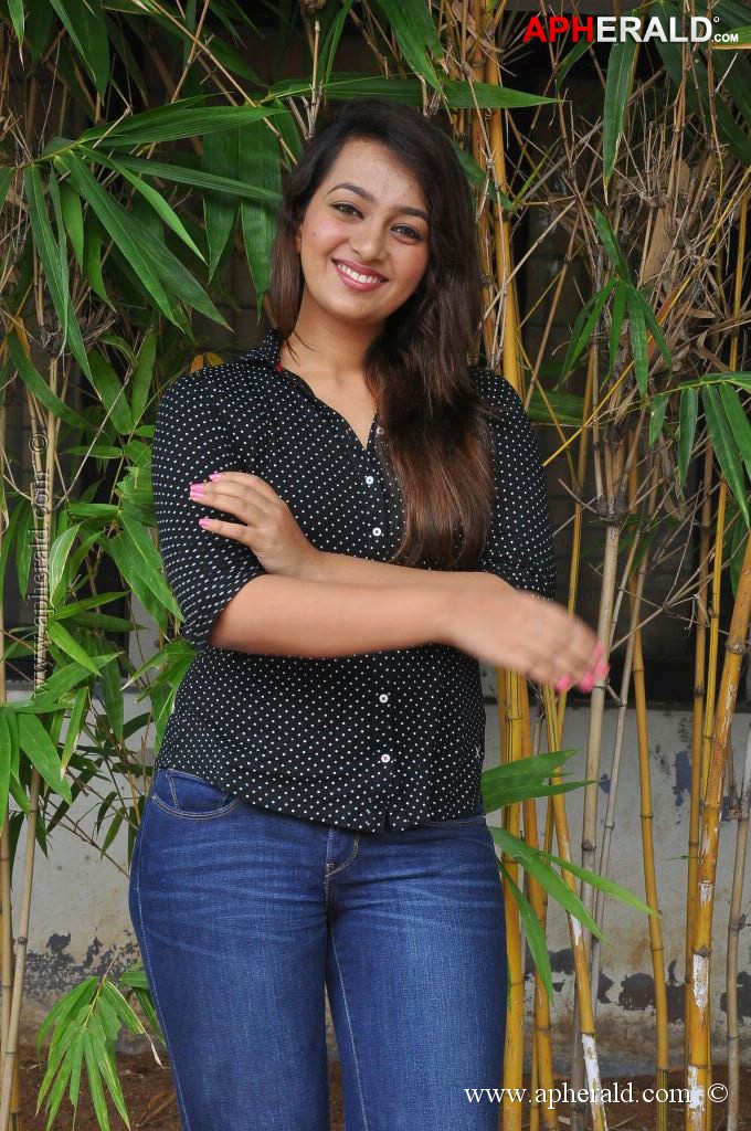 Ester Noronha Latest Photos