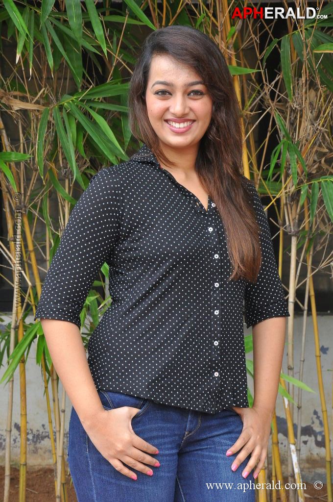 Ester Noronha Latest Photos