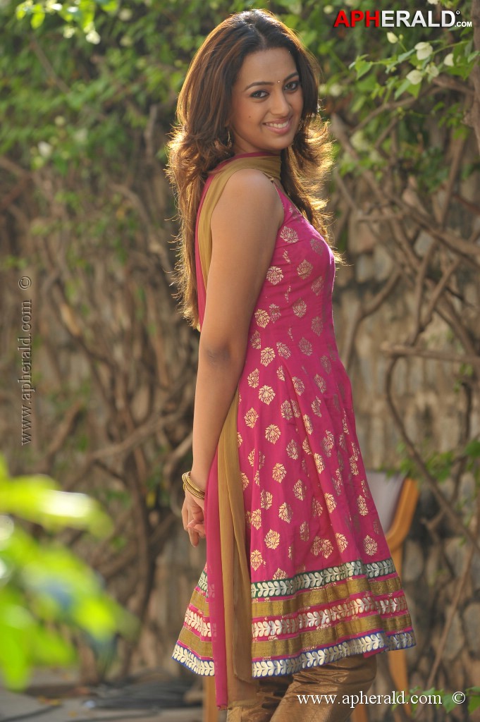 Ester Noronha New Images