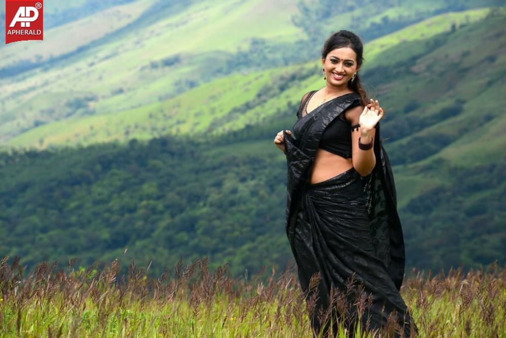 Ester Noronha Photos