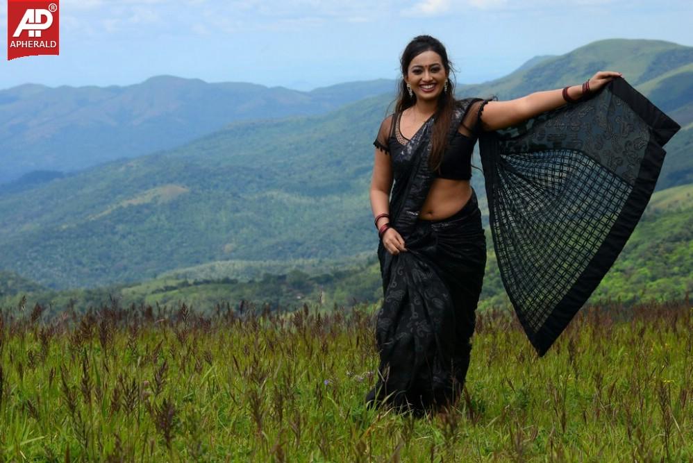 Ester Noronha Photos