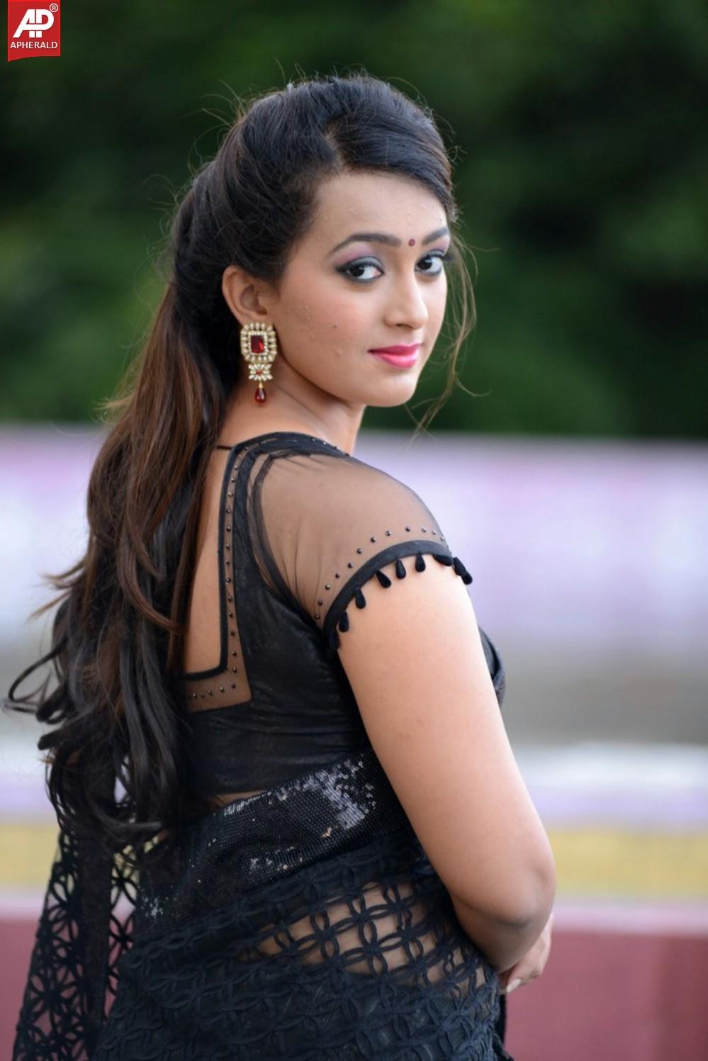 Ester Noronha Photos
