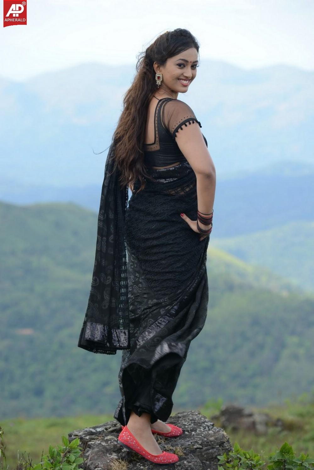 Ester Noronha Photos