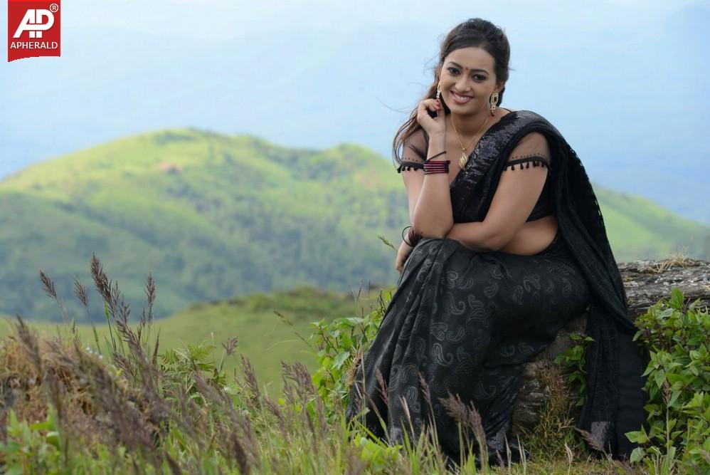 Ester Noronha Photos