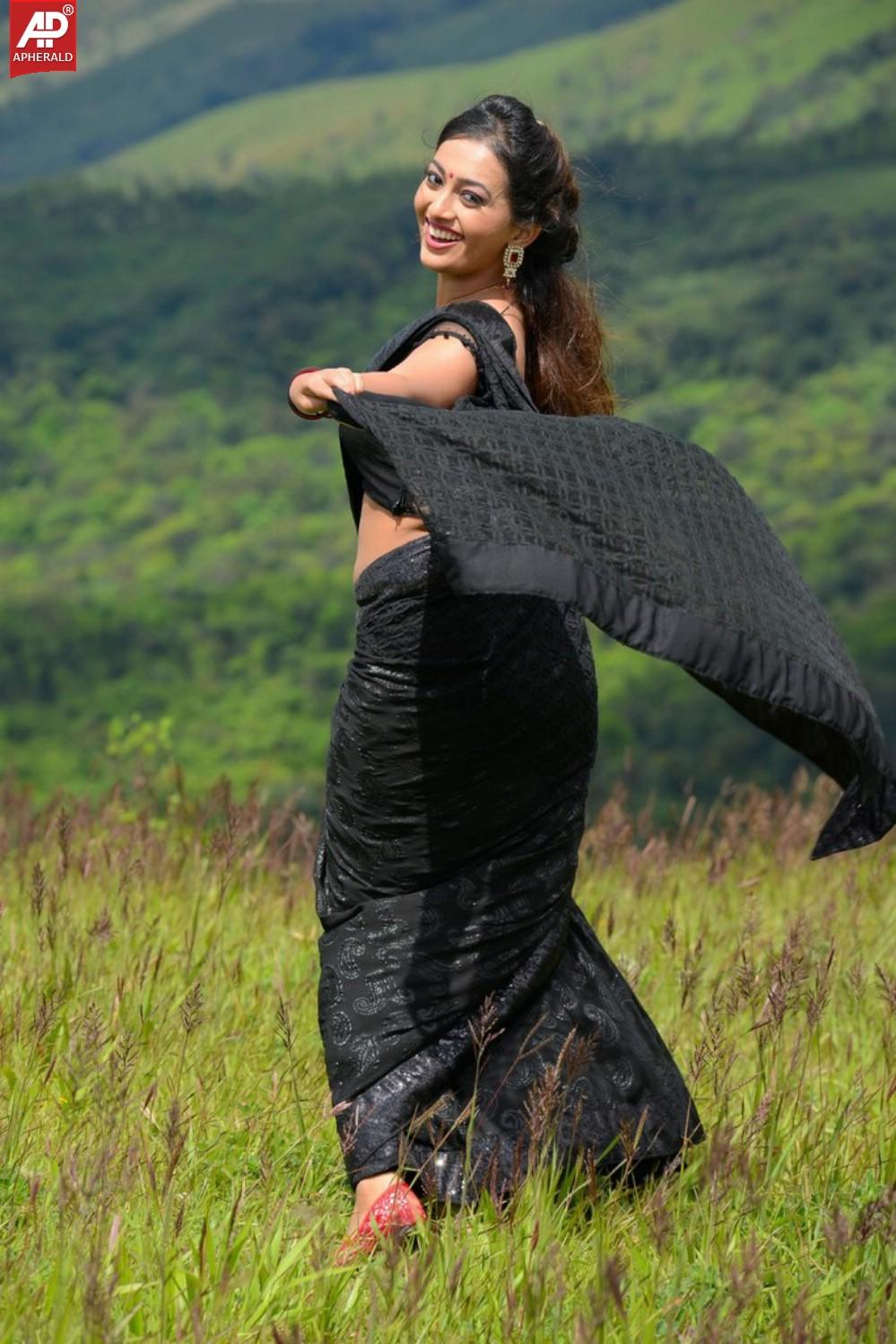 Ester Noronha Photos