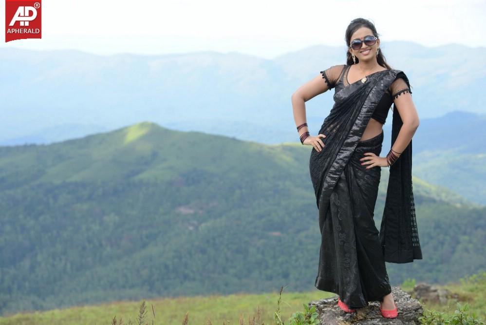 Ester Noronha Photos