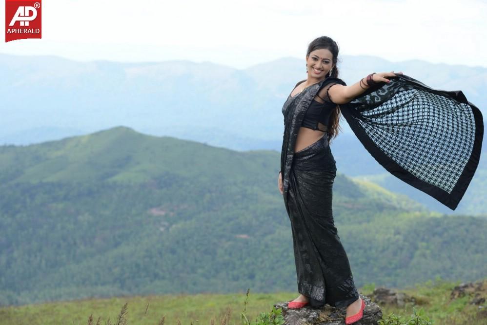 Ester Noronha Photos