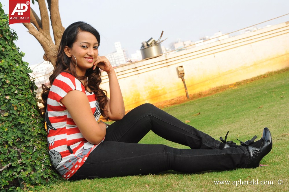 Ester Noronha Pics
