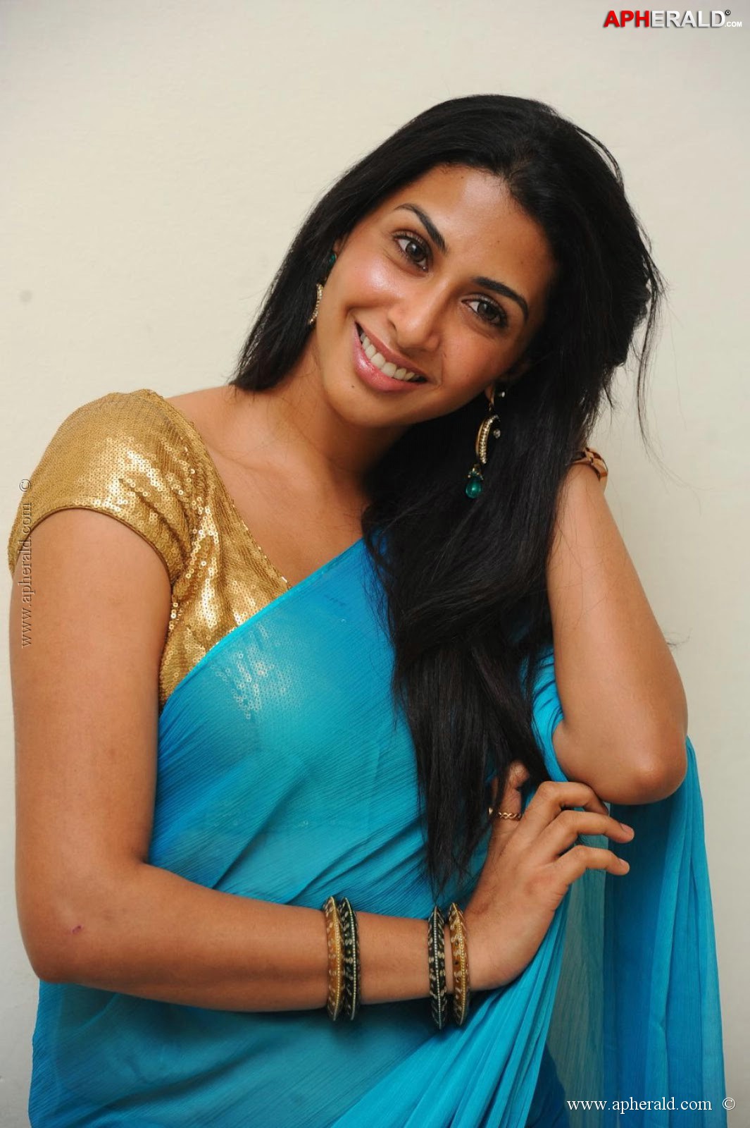 Gayathri Iyer Spicy Photoshoot