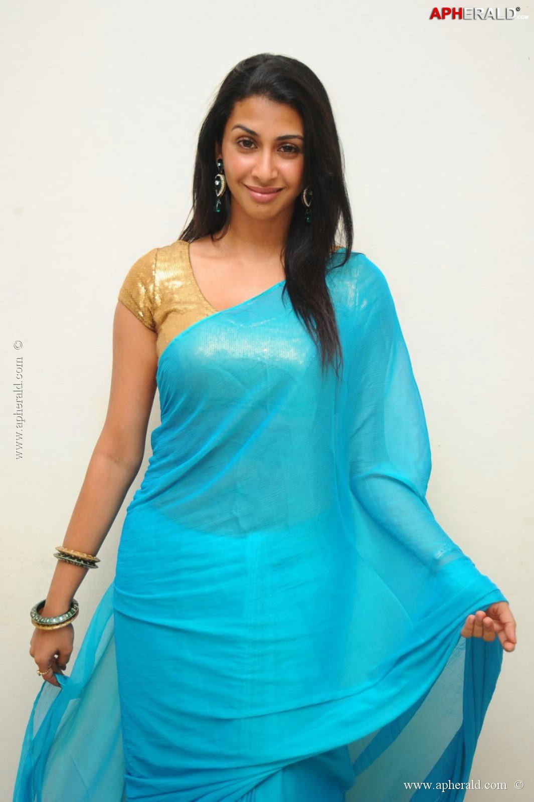 Gayathri Iyer Spicy Photoshoot