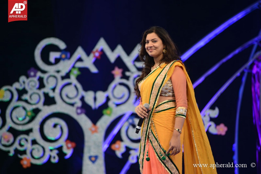 Geetha Madhuri in Saree Photos