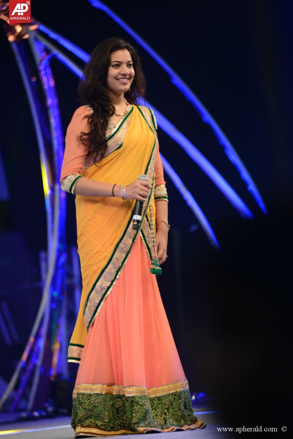 Geetha Madhuri in Saree Photos