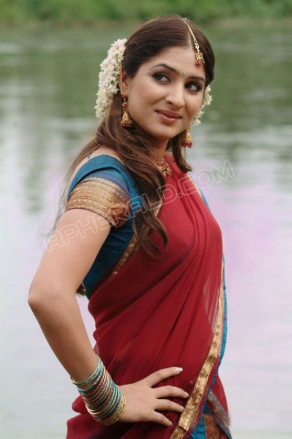 Gowri Munjal Stills