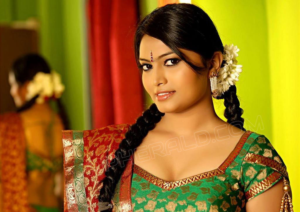 Hannah Latest Photoshoot Stills