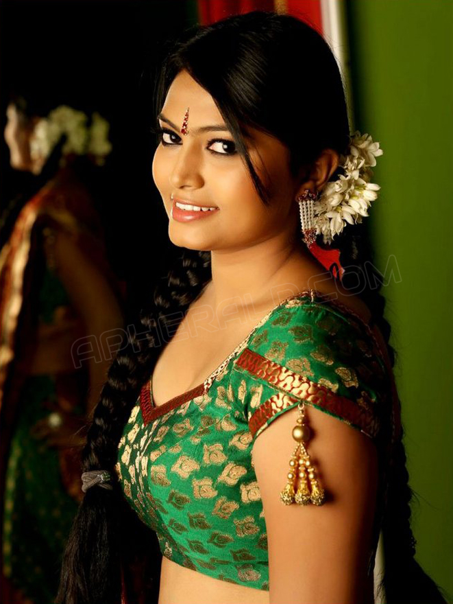 Hannah Latest Photoshoot Stills