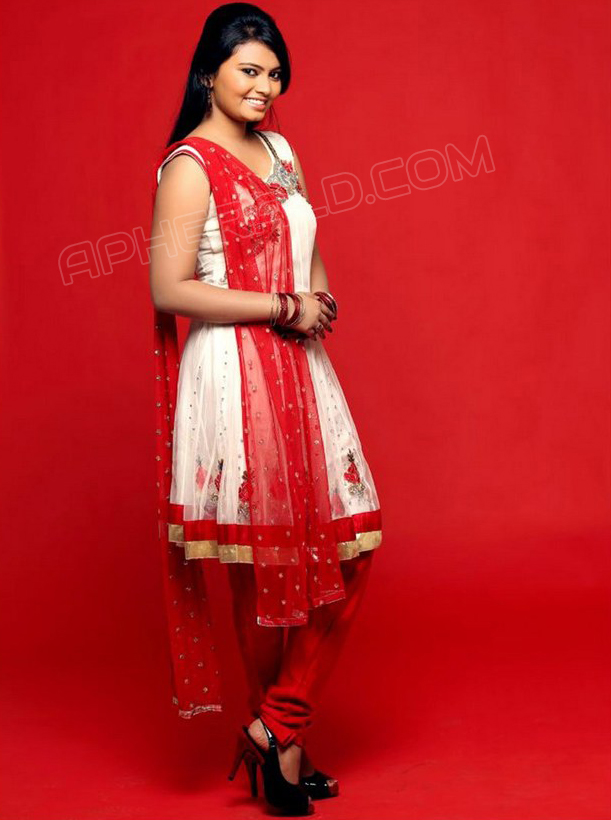 Hannah Latest Photoshoot Stills