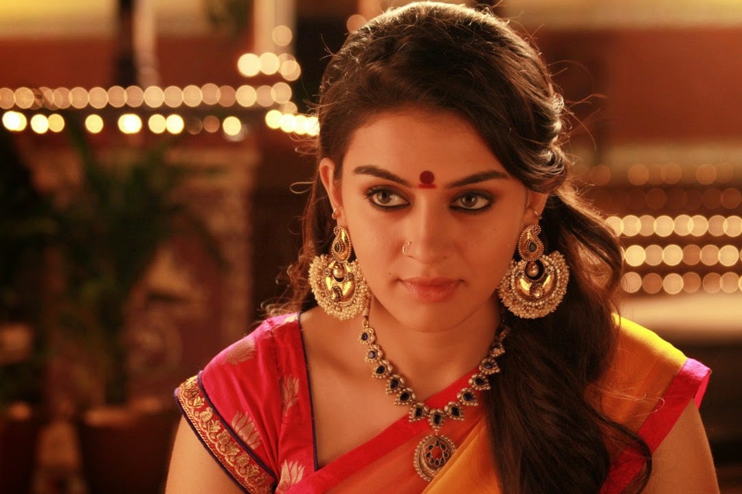 Hansika Stills in Aranmanai Movie