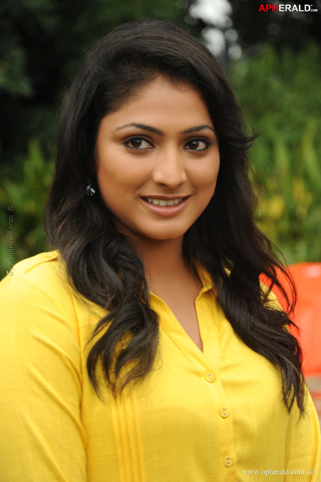 Hari Priya latest pics