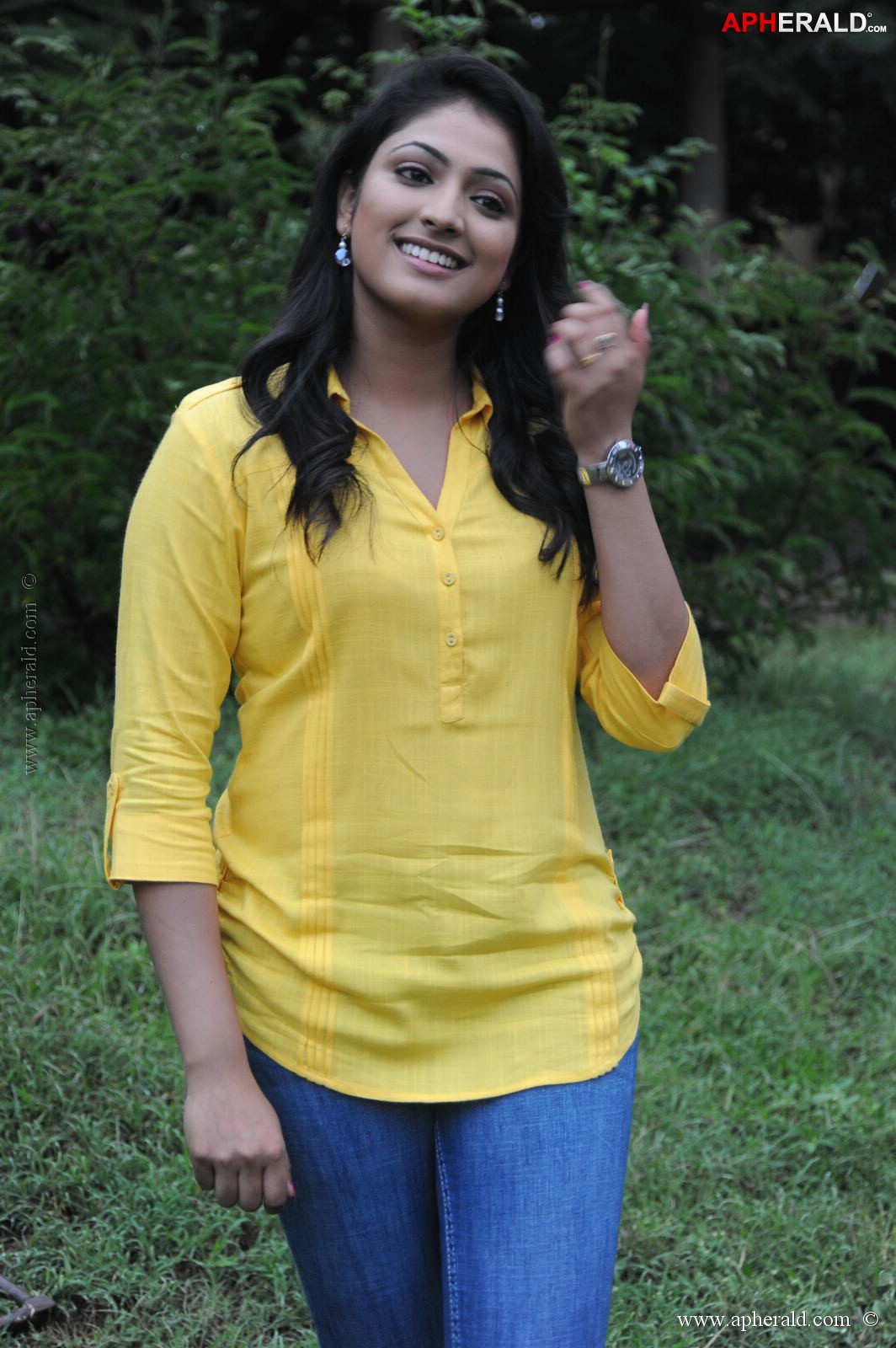 Hari Priya latest pics