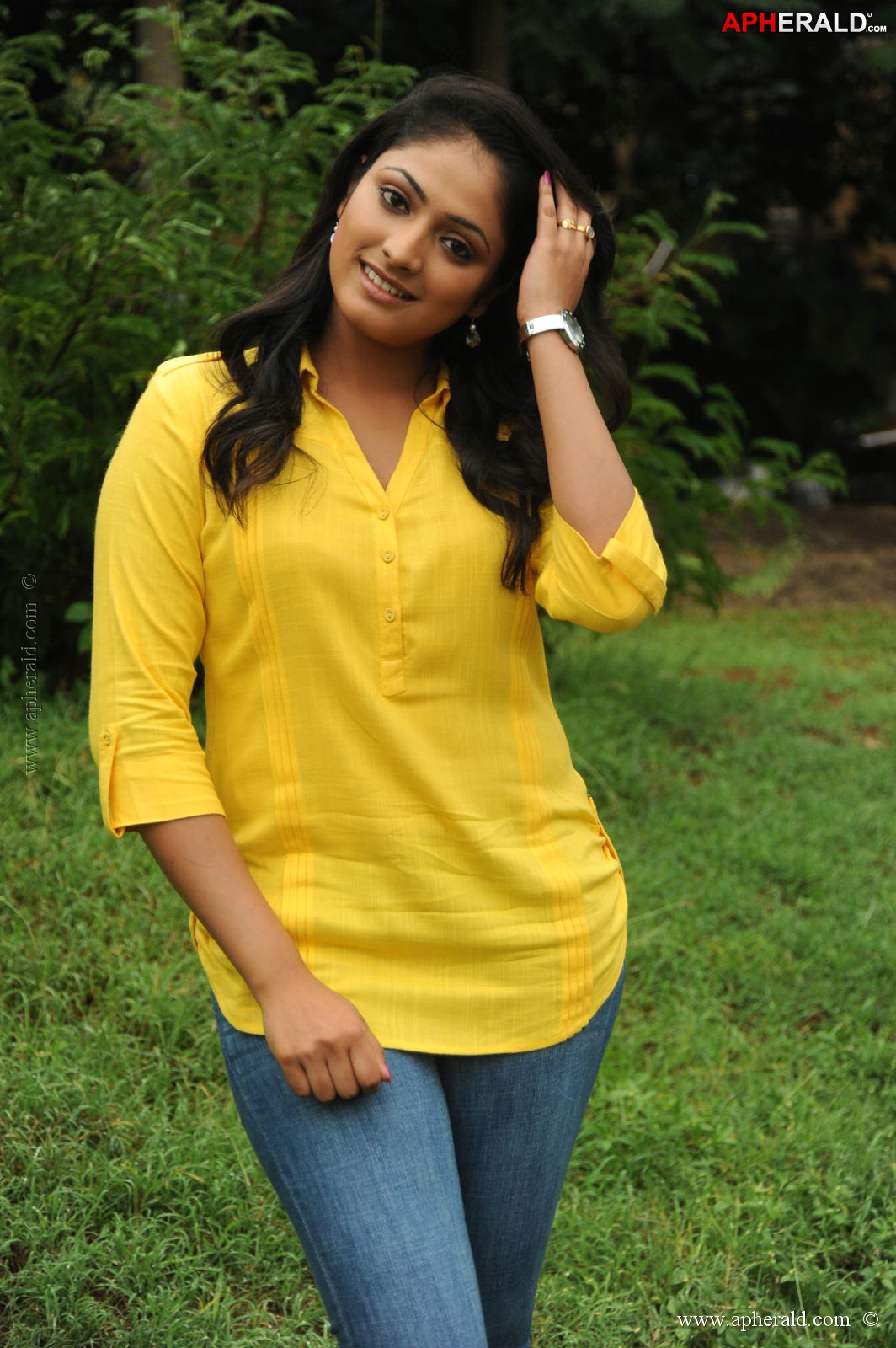 Hari Priya latest pics