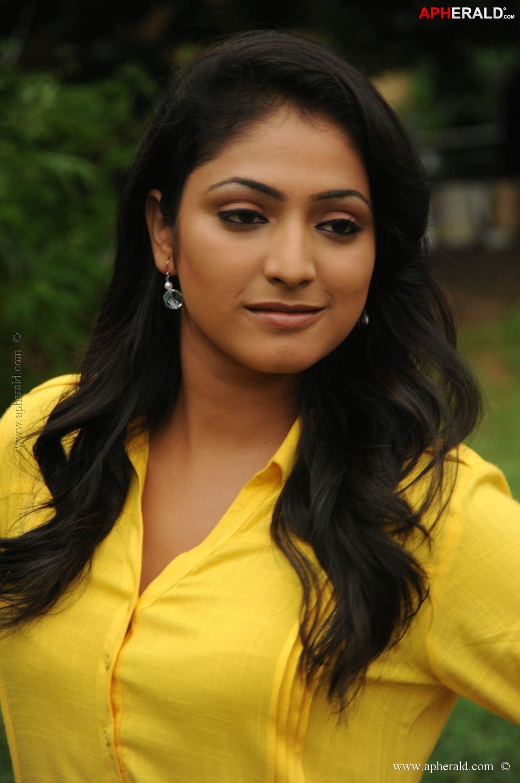 Hari Priya latest pics