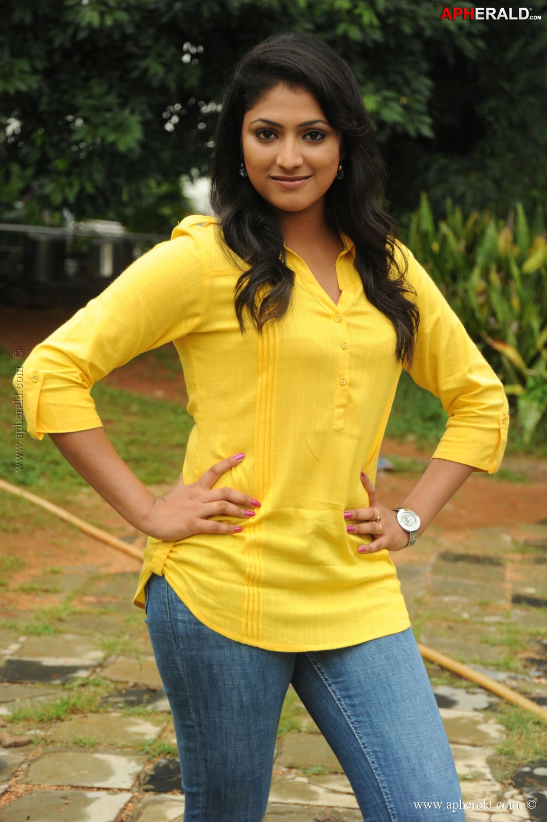 Hari Priya latest pics