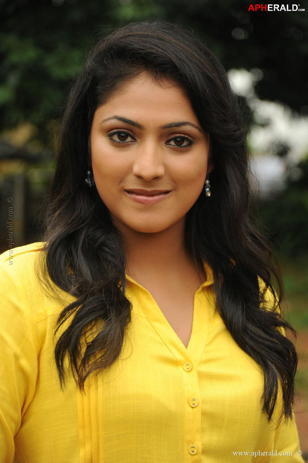 Hari Priya latest pics