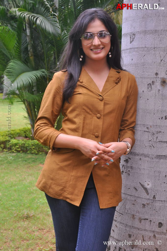 Haripriya Latest Pics