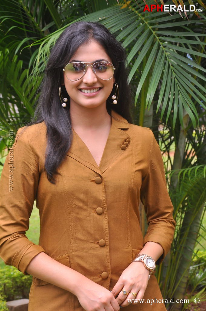 Haripriya Latest Pics