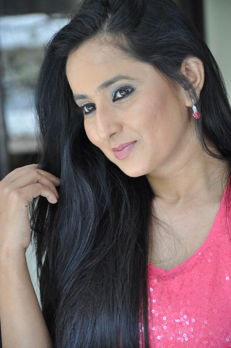 Ishika Singh Latest Stills
