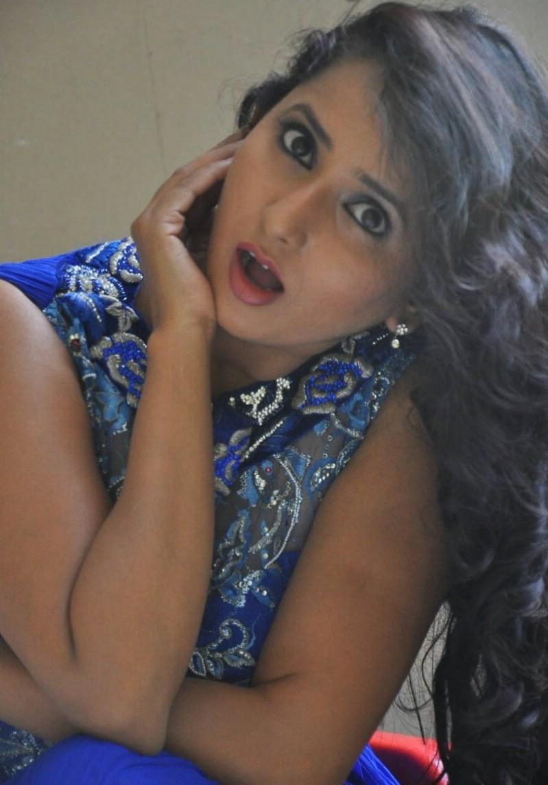 Ishika Singh Spicy Stills