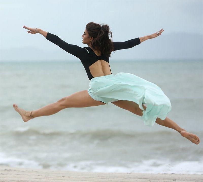 Jacqueline Fernandez Cute Ballet Dance Photos