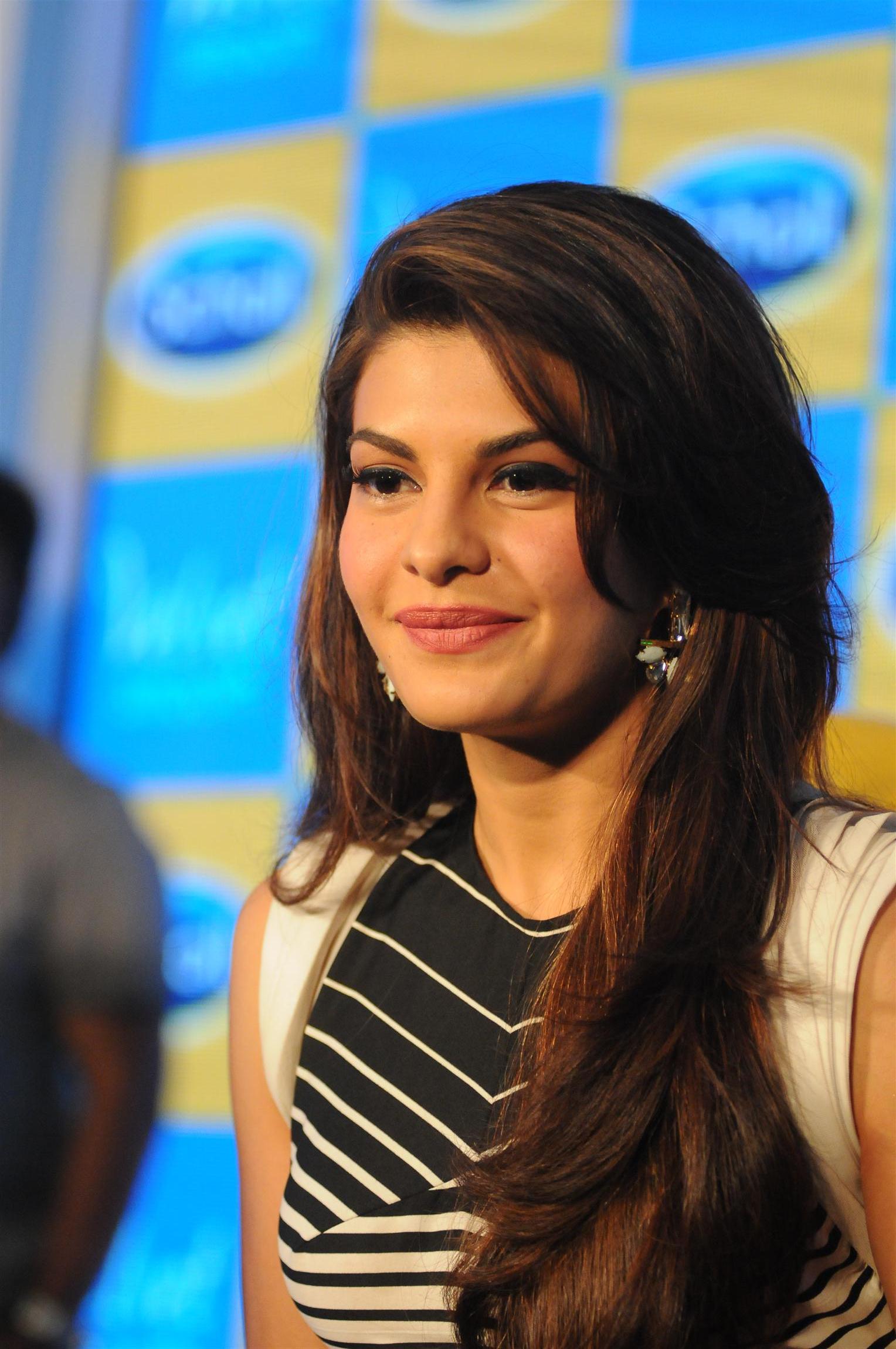 Jacqueline Fernandez launches Scholl Velvet