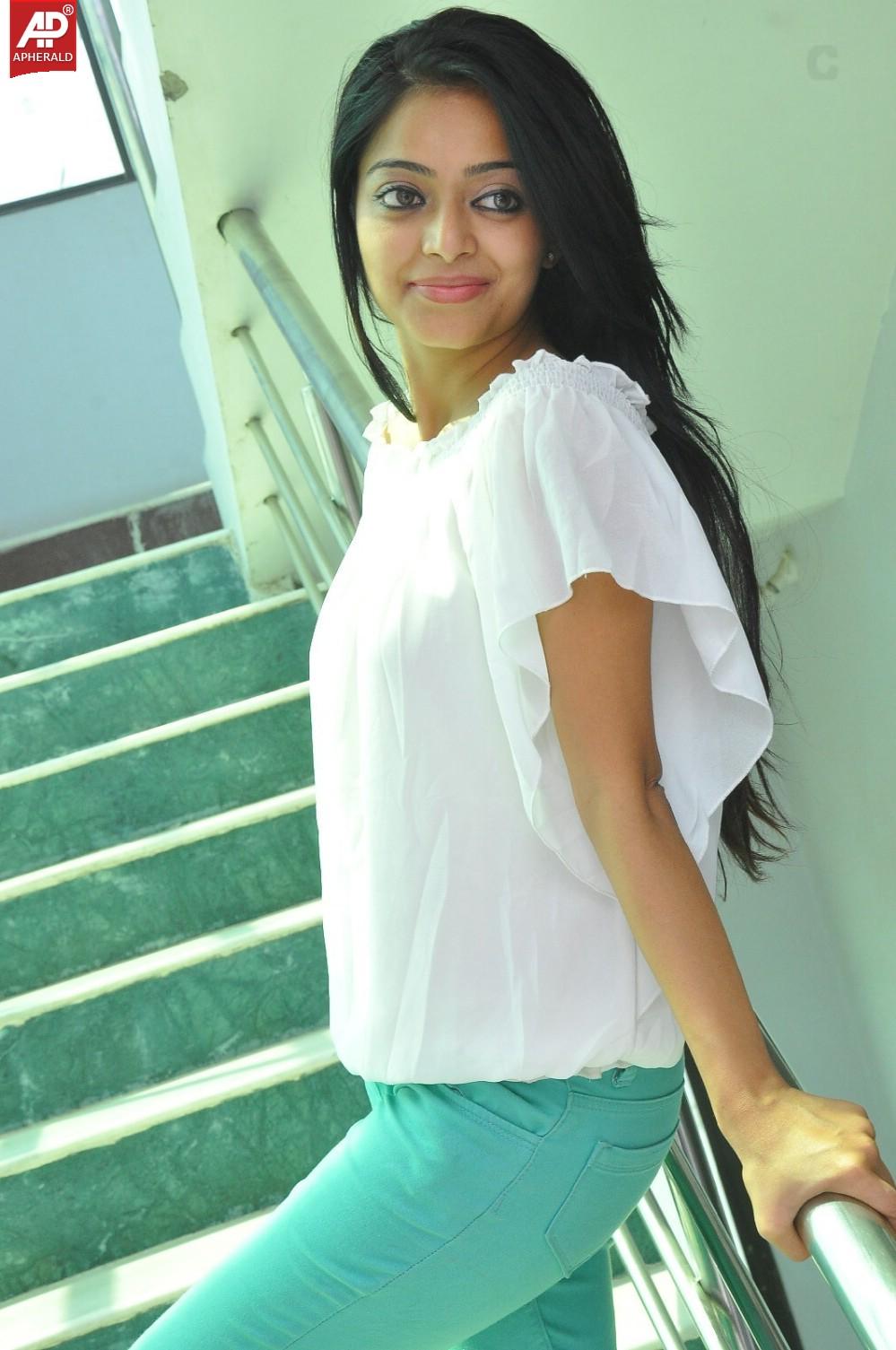 Janani Iyer Latest Stills