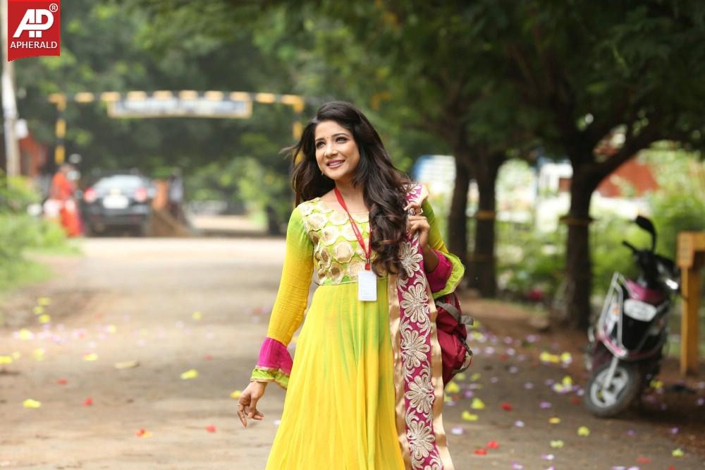 Ka Ka Ka Po Movie Heroin Stills