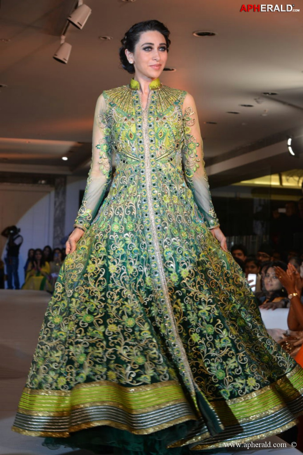 Karishma Kapoor Stills