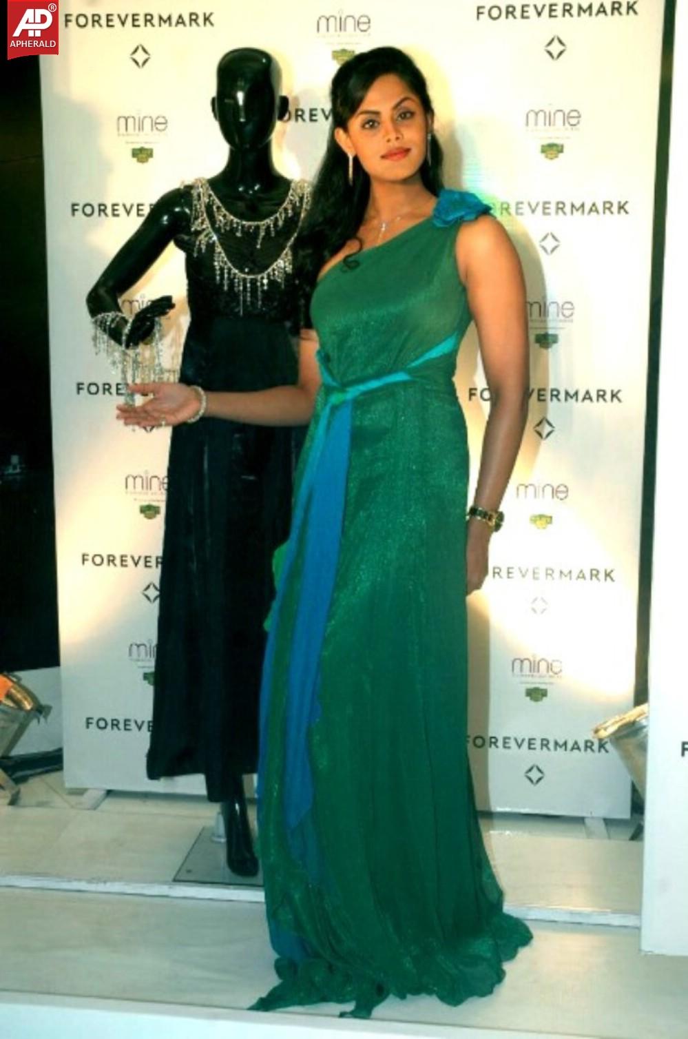 Karthika Nair New Pics