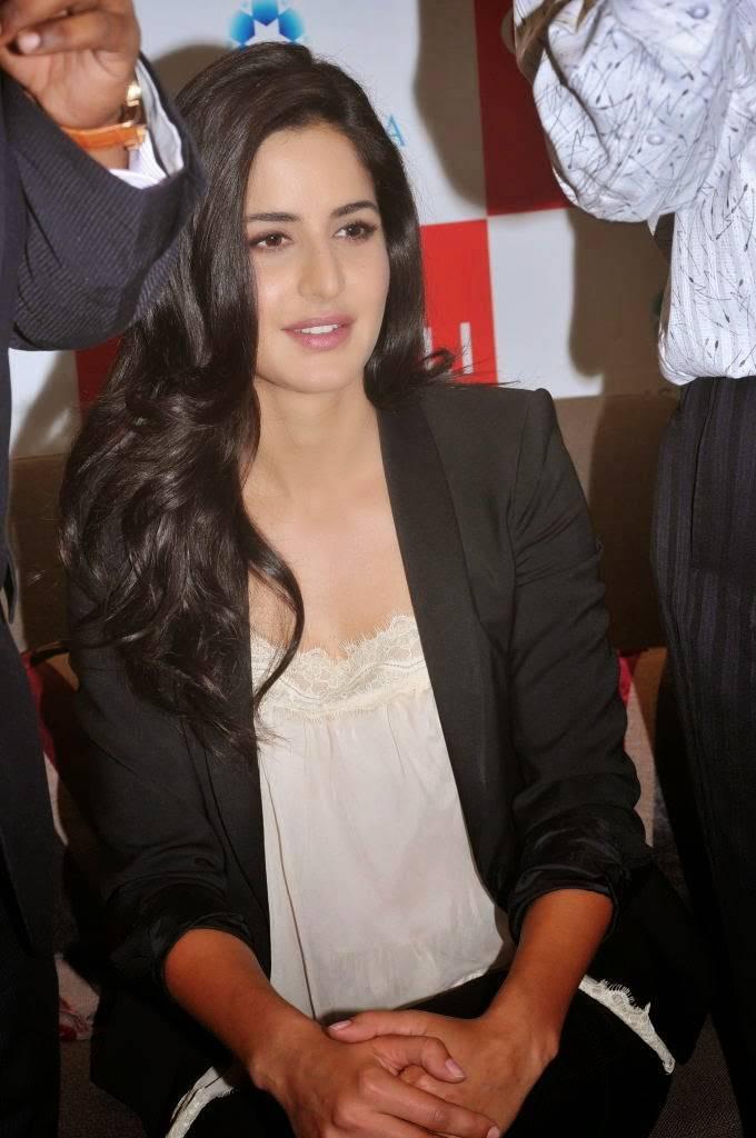 Katrina Kaif Stills At Gitanjali Jewels Store Inauguration