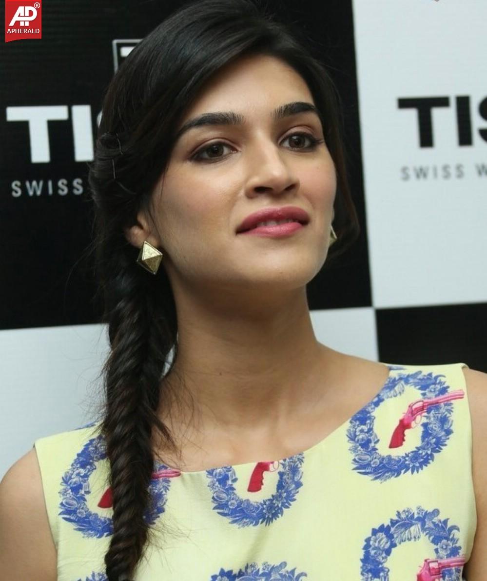 Kriti Sanon Latest Images