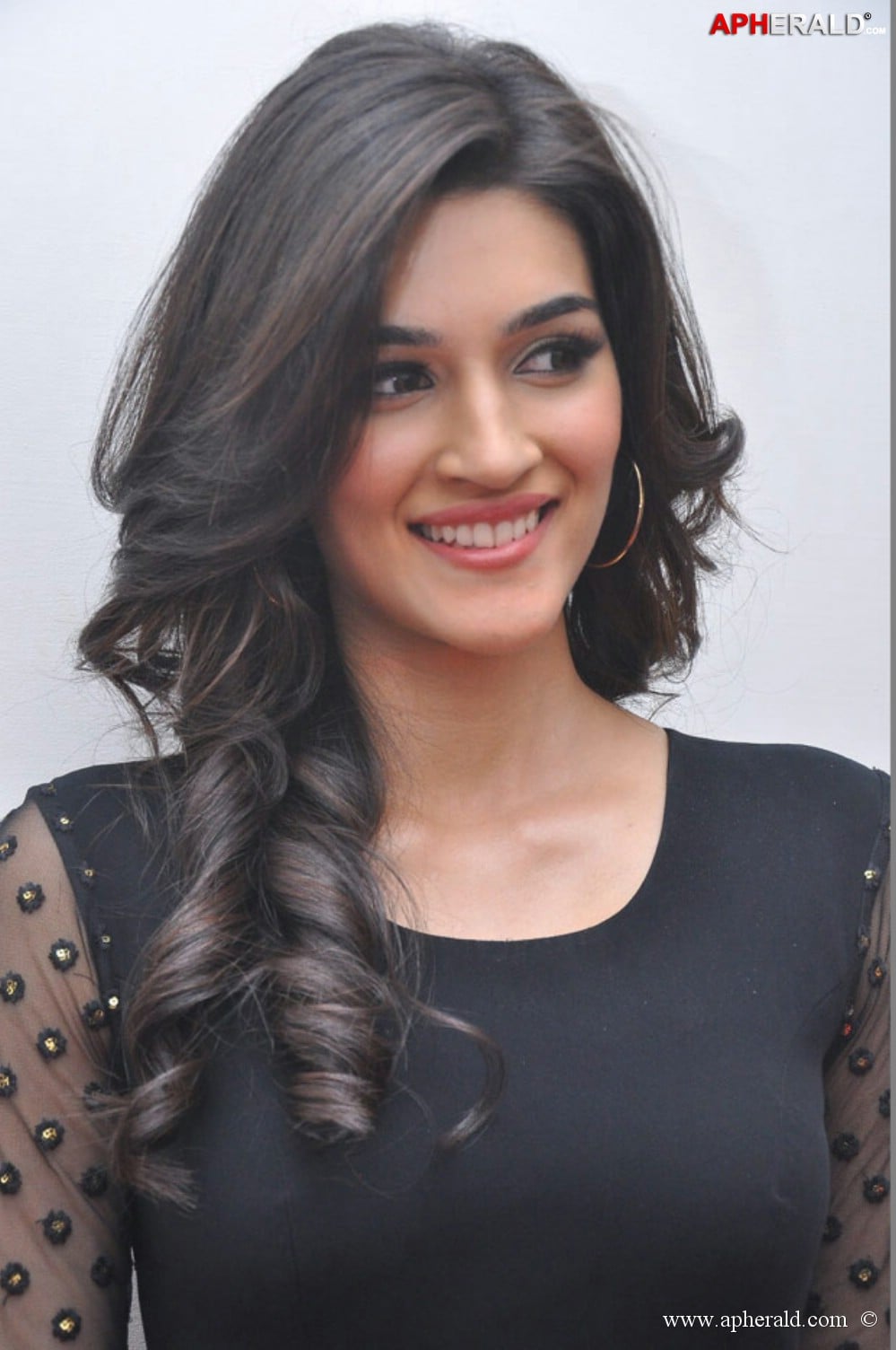 Kriti Sanon Latest Photos