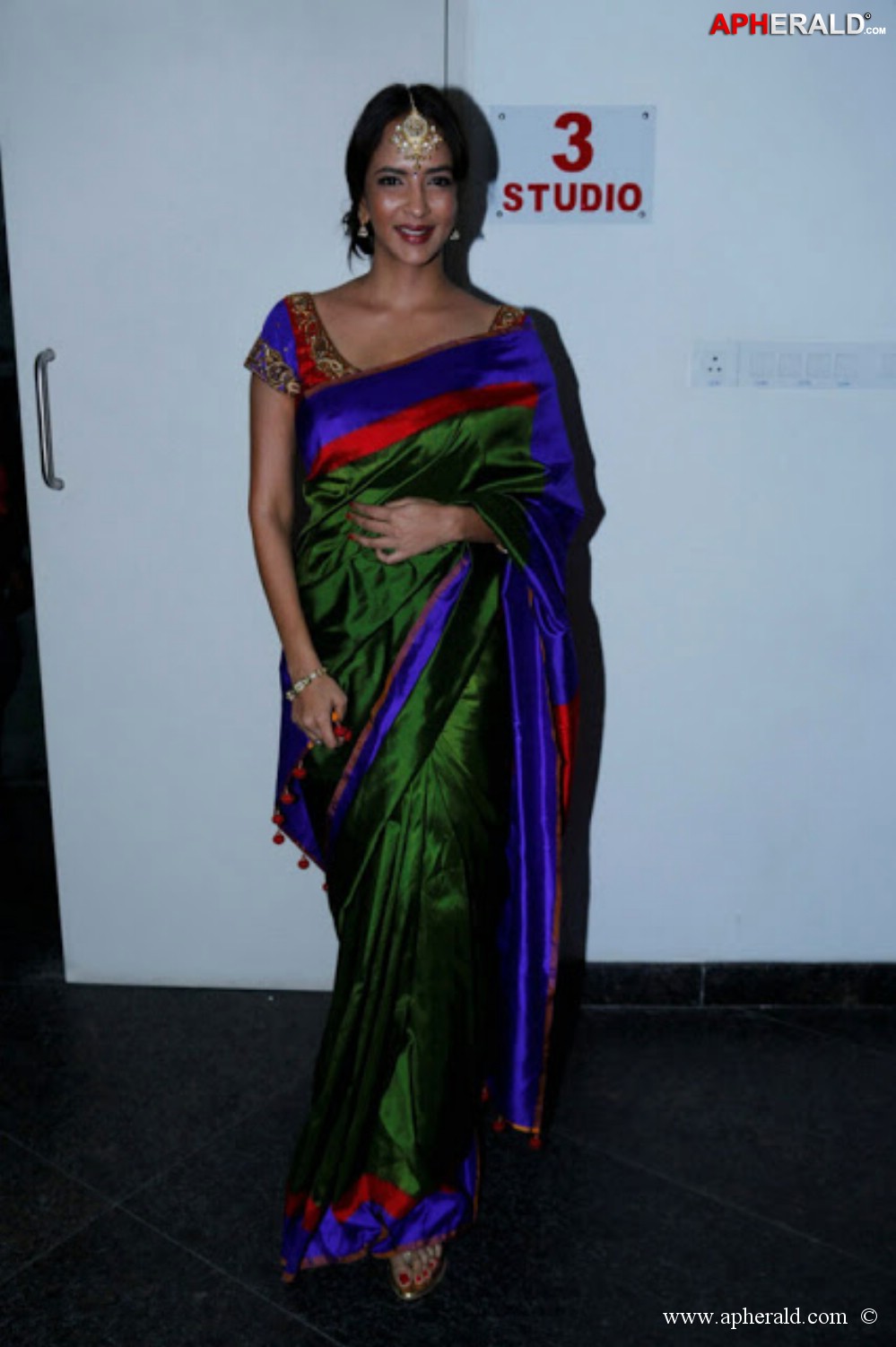 lakshmi manchu saree photos