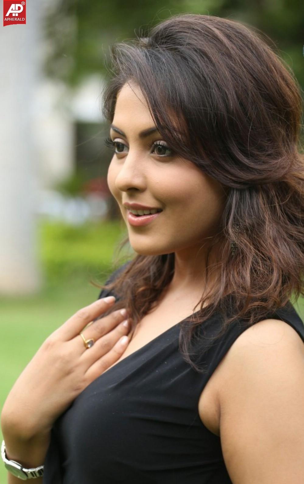 Madhu Shalini Latest Stills