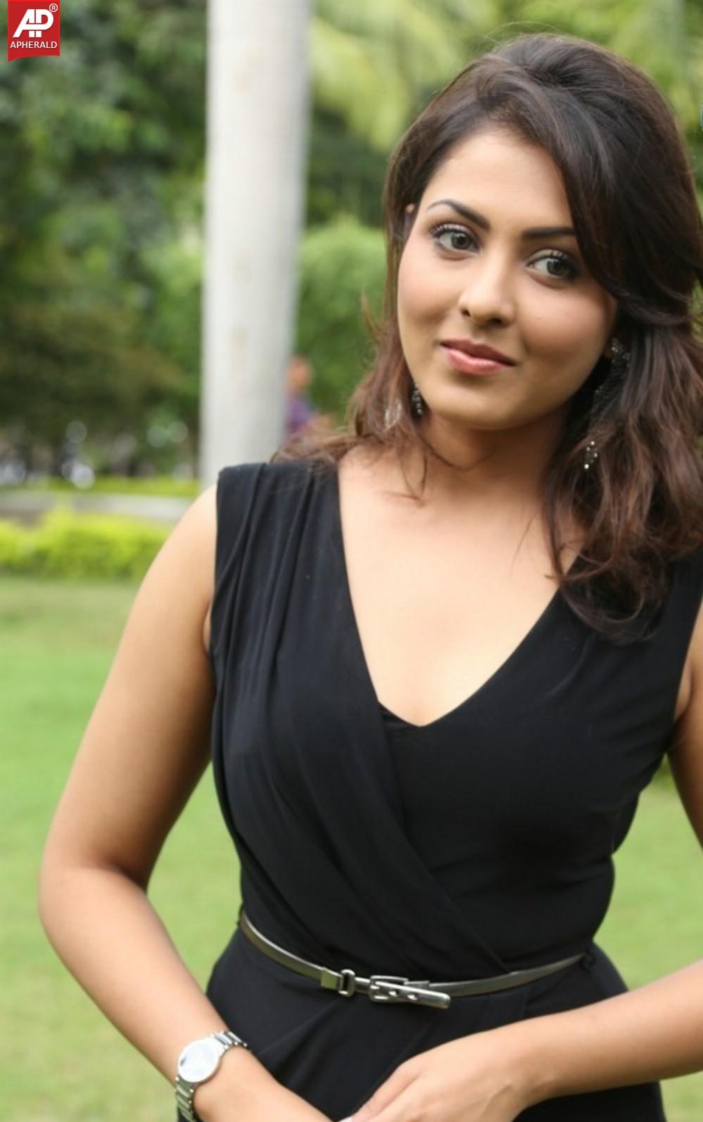 Madhu Shalini Latest Stills